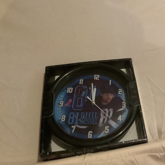 Retired Phil Kessel clock - Picture 2 of 2